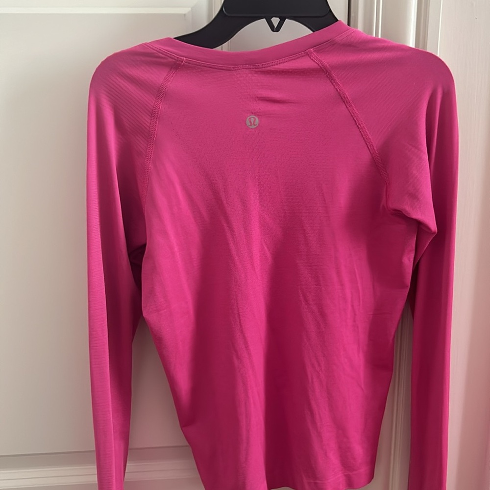 Lululemon sonic pink swiftly tech *waist length long sleeve size 4
